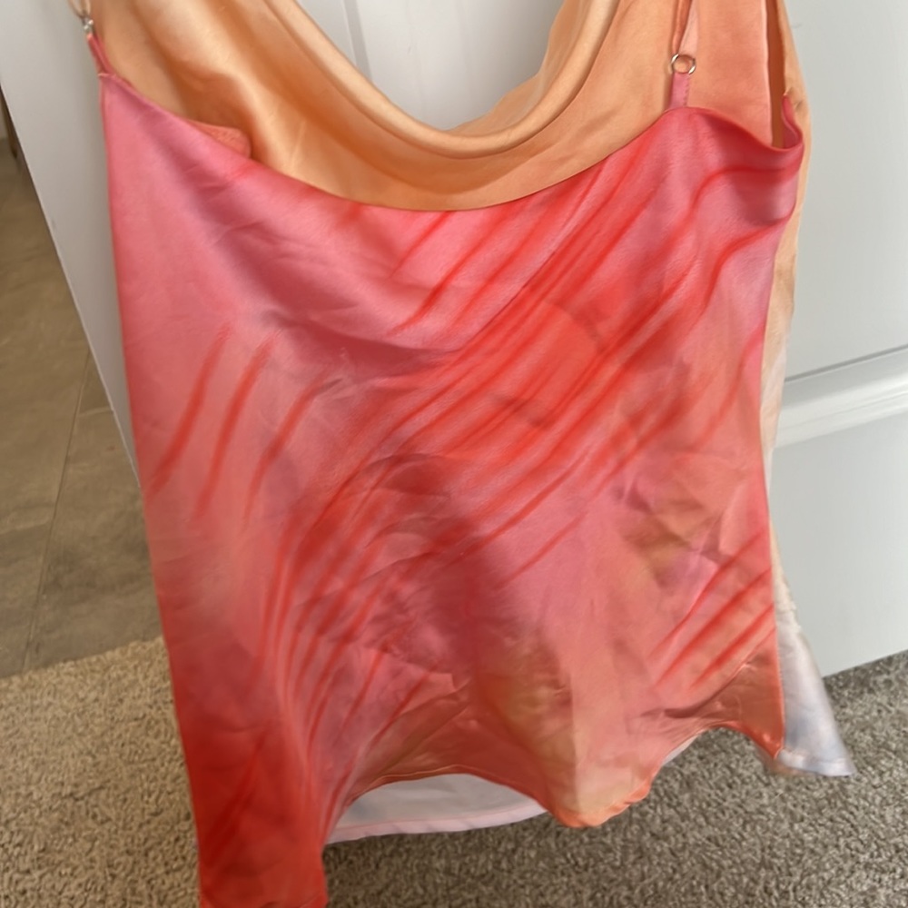 Tank- M - Picture 2 of 2